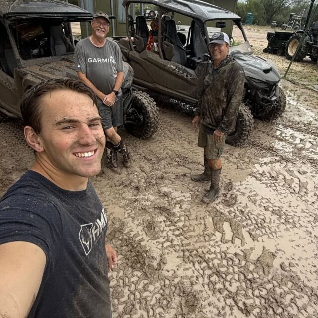 If you’ve never wrestled feed bags in the mud while getting rained on… are you even living?😆🙌😆

#REALizeYourAdventure #YamahaOutdoors #RanchLife
